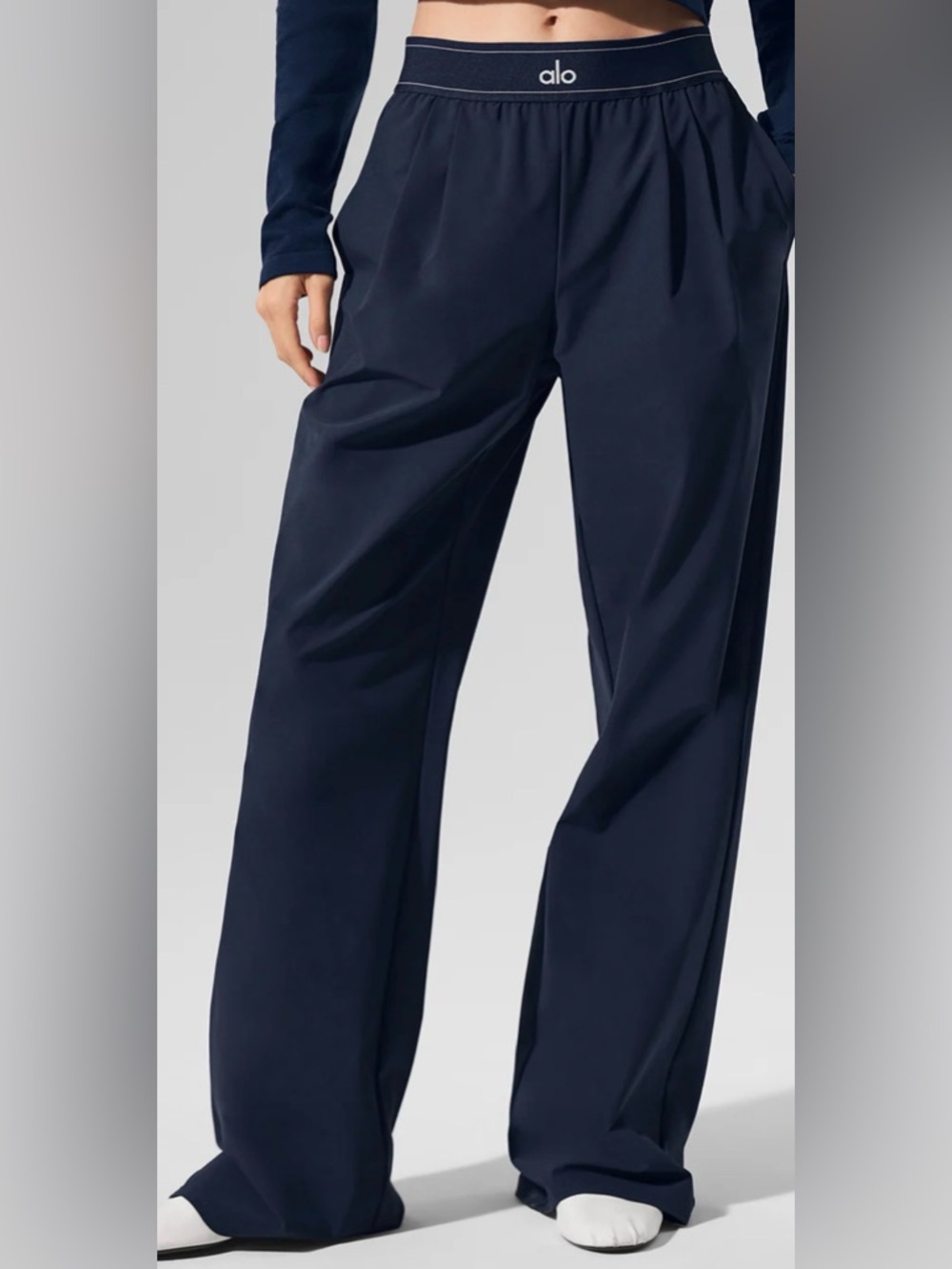 ALO Yoga Suit up trousers. Regular length